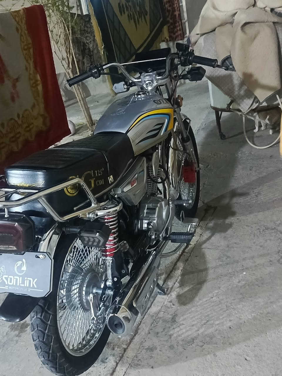 سلام عليكم دراجه للبيع تايكر موديل 25 مكفوله كفاله عامه محرك سبانه مامدوده عليه كهربائيات كله شغاله 
اوراق كامله السعر 750 وبيها مجال للطيبين مكاني حله يم جسر نادر


**إذا كنت صاحب هذا الإعلان وتريد حذفه لأي سبب، رجاءا أرسل رسالة إلى الدعم الفني**