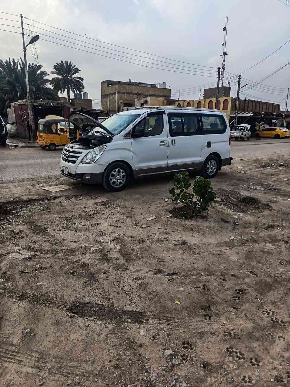 السلام عليكم ستاركس للبيع ٢٠٠٩ مفتوح رقم ميسان السياره نظافه ٨٠٪ محرك بنصق حداديه ٨٠٪ السعر ١١٥ وبيه مجال *********** العنوان ذي قار
