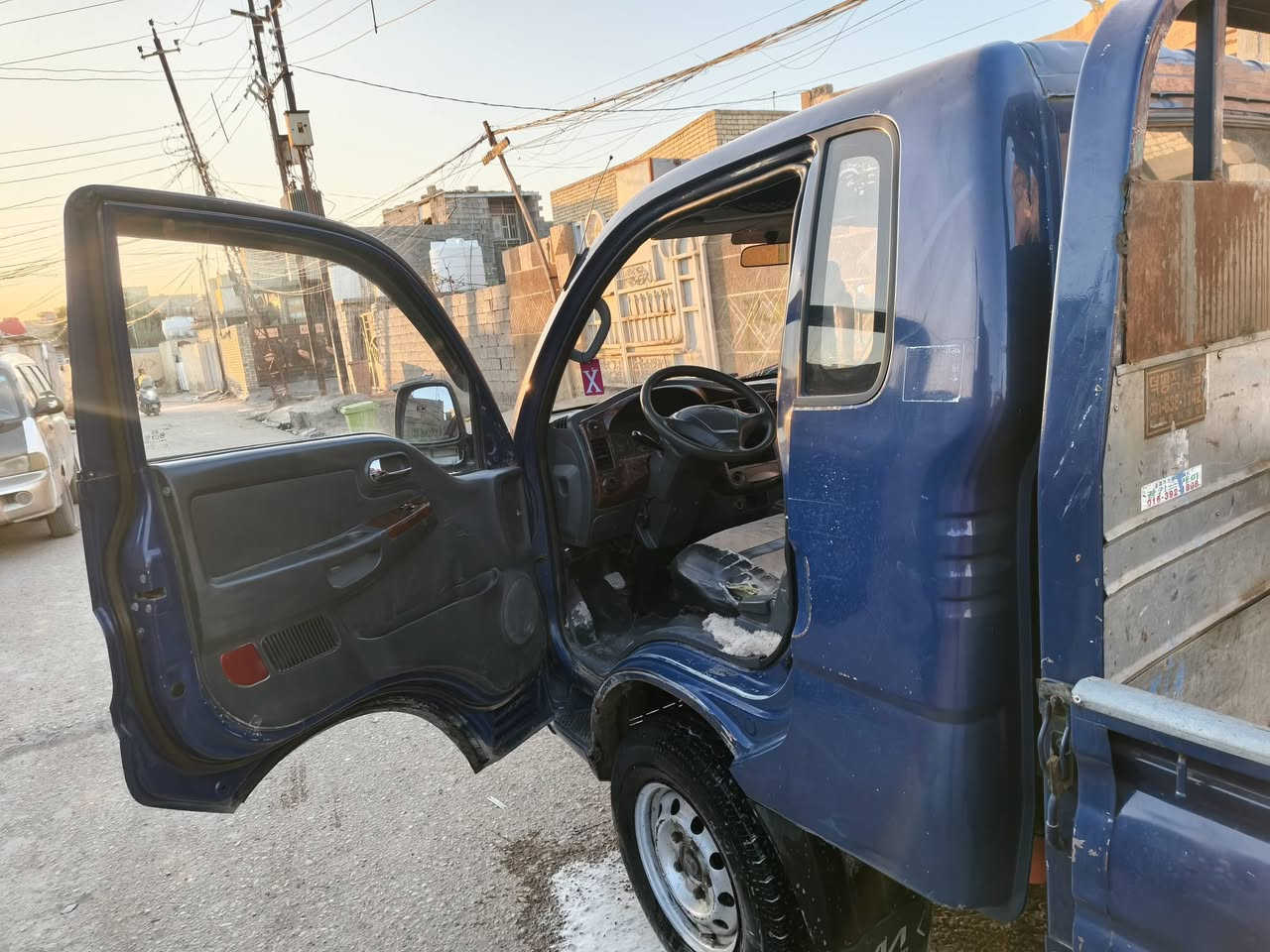 كيا بنكو موديل بدون رقم  8 كير ومحرك مسكر لاصرف ولابخار السياره على وضعية البلاد تخم تاير جديد صار اسبوع من شاده كهربائيات شغاله مابيه اي نقص مكان السياره بغداد السعر 45 رقم صاحب السياره ***********
