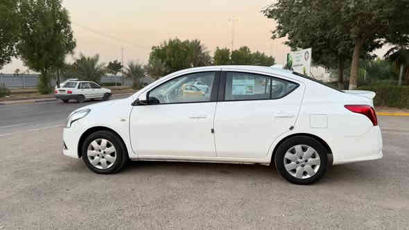 صني موديل٢٠٢٤ 
سعر120 وبيه مجال 
بيها جمالغ خلفي ***********
