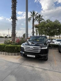 تويوتا لاندكروز (VX)twin turbo شركة ساز اسود  موديل 2022    كفالة عامة...