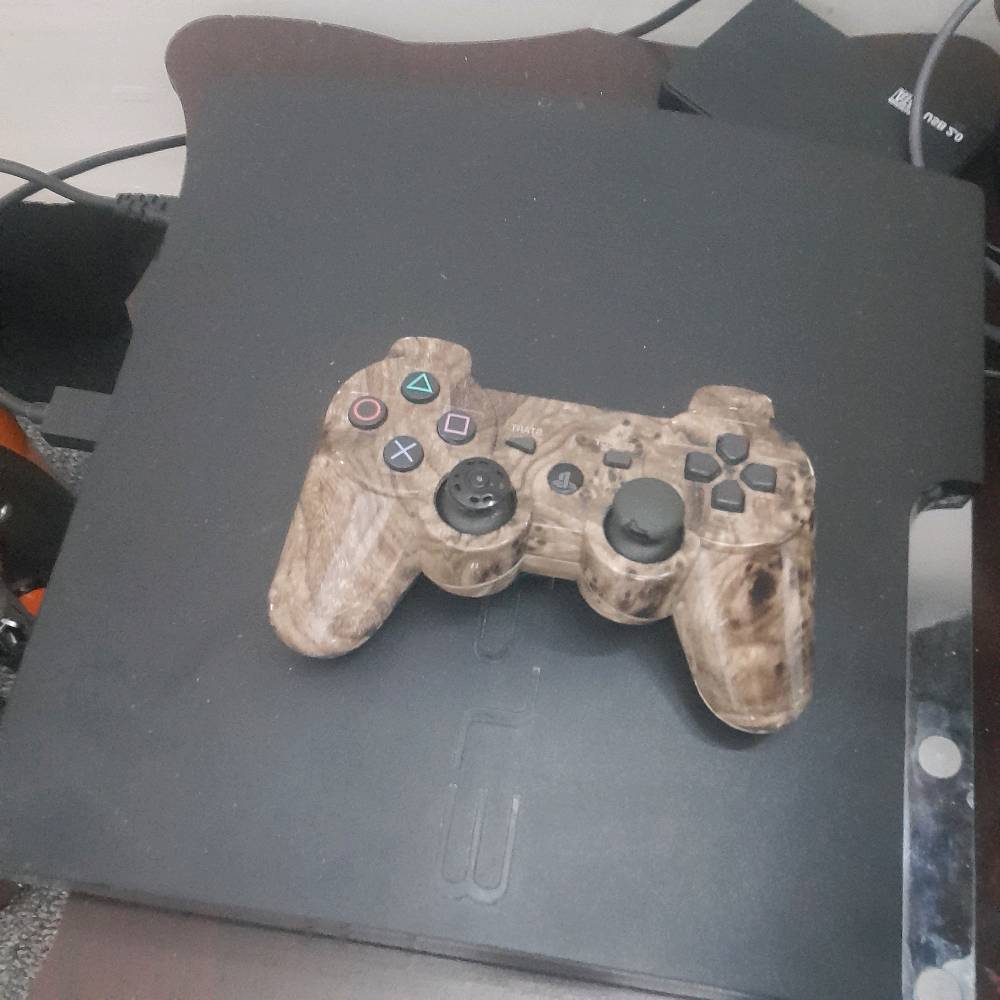 بلي ٣ سلم مهكر جاهز من كلشي بس تشد وتلعب مع يده نضيف كلش وداخله العاب ذاكره 500