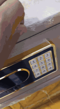 قاصة جديدة للبيع رمز ومفتاح جهاز انذار بيهة ضد الحريق أخذتها ب 90اريده...