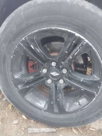 عندي هاذه لويل وريد بوليسي مراوس وياهن تخم تاير نضاف 07805500944