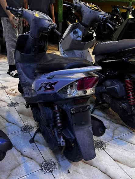 ماكس عدله 49 مامفتوحه الدراجه صارلهه نازله رمبه سبوعين تقريباً نضيفه كلش شوفت عينكم كڤرات ختم واحد وي المكينه وكلشي الدراجه تاخذهه ماتصرف عليهه دينار جاهزه وماملعوب بيهه ابد هاي دبلات بلاديه وي الدراجه ثنينهن الامامي والخلفي فول شلعه ومعدل شرط عل فحص الدراجه مطلوب ييهه مليون و150 وبيهه مجال بسيط مكان الدراجه الديوانيه العروبه
***********
