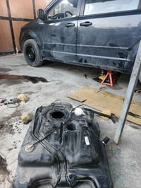 حلال الاخ حسين تبديل خزان بانزين اصلي مع مبخره تفصيخ اصلي تبديل فيشه ف...