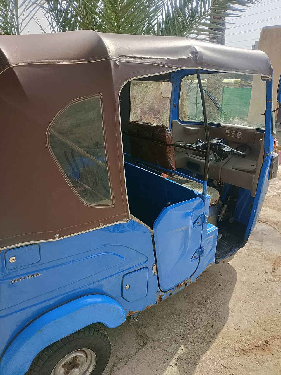 سلام عليكم تكتك موديل 2021 بيه نقوصات بسيطه السعر 7مليون او بيه مجال الاتصال على هاذ الرقم ***********
