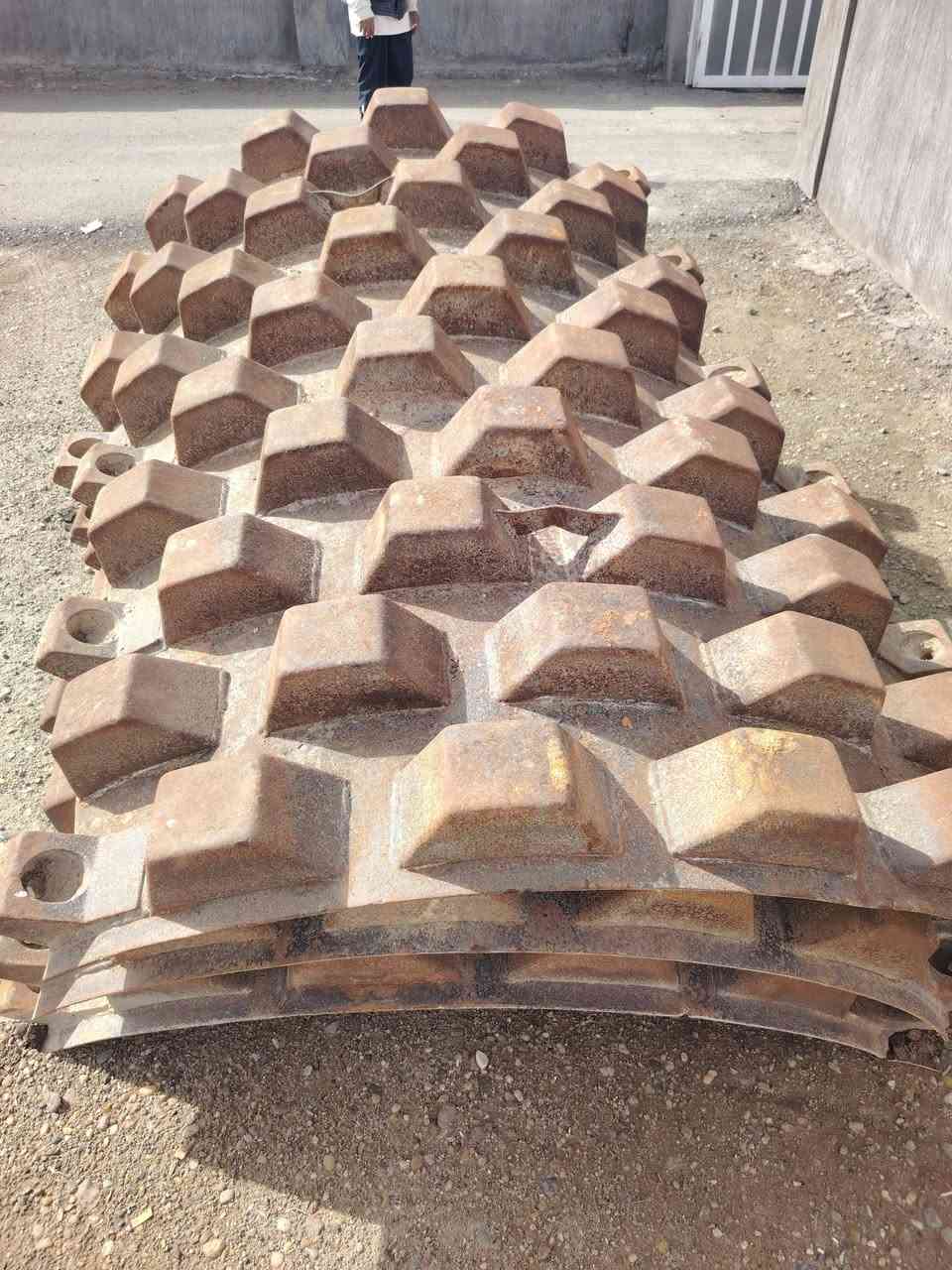 للبيع قوق اظلاف سعر ٤٥ ورقه مكان الرمادي ***********
