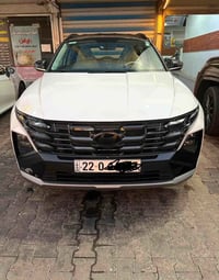 توسان 25 توكلر ماشيه 42 ألف فول الفول بيها فقط رصعه كلش صغيره  باب بصف...
