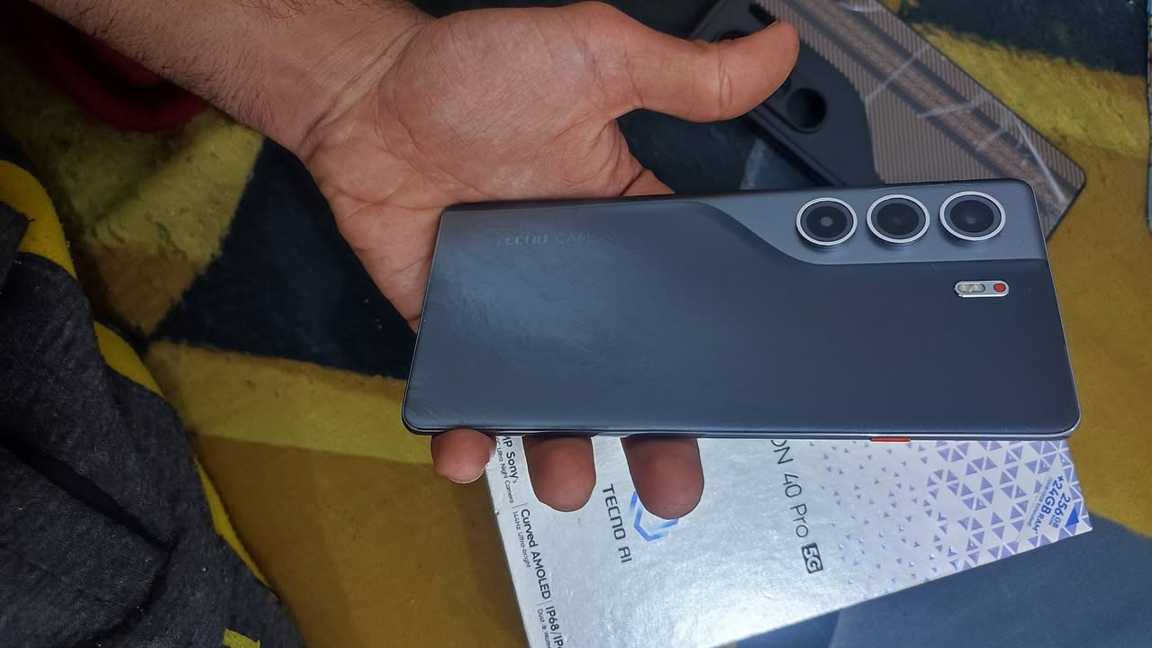 سلام عليكم جهاز كامون 40برو 5G جديد بمعناه كلمه  ذاكرا 256 عشوائية 12+12 فول مواصفات أخذته اول ما نزل ب425 رايدا ب300سبب البيع محتاج فلوس لو ما محتاج ما بيعه والله  نجف ***********9
