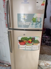 ثلاجة للبيع نظيفة استخدام سنة السعر قفل 300 للاستفسار الاتصال على الرق...