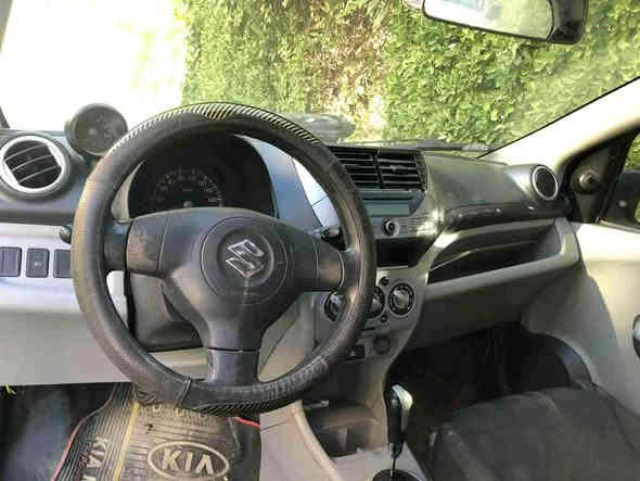 مۆدیل ٢٠١٠ 
گئر تۆماتیک تەبرید 
سازوکی یانابی 
٣پارچە سبوغ نرخی 53مجال 
شوین شقلاوە*********** شقلاوة
