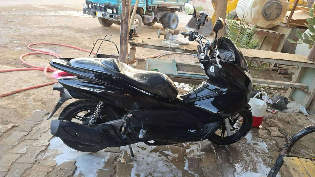 السلام عليكم دراجه البيع SBX جيل اول مكين 150 دراجه مكفولة المكان بغداد المعامل سعر 10ورقات بيه مجال ***********
