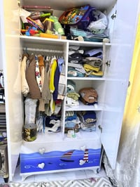 غرفة نوم طفل • سرير و٥ مجرات • كنتره بابين