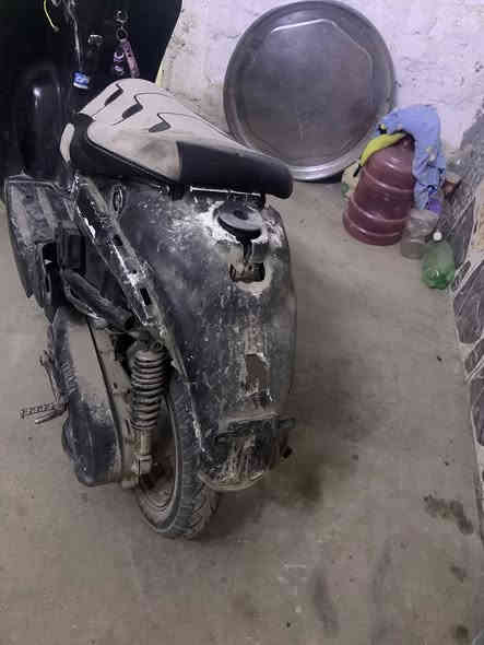 السلام عليكم دراجه عبد الحليم ناشفه نقصها بس صفاح رايدها مراوس ب دراجه بيجي تسع زروف الرقم  بس واتساب اتصال  او رساله ***********
