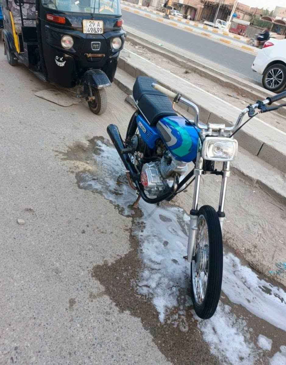 سلام عليكم دراجة البيع نامه اصلي
مفتوحه بس بستم ناصرية مركز حلين بس سنجيل مكطوع 350شراي بخدمتك ***********
