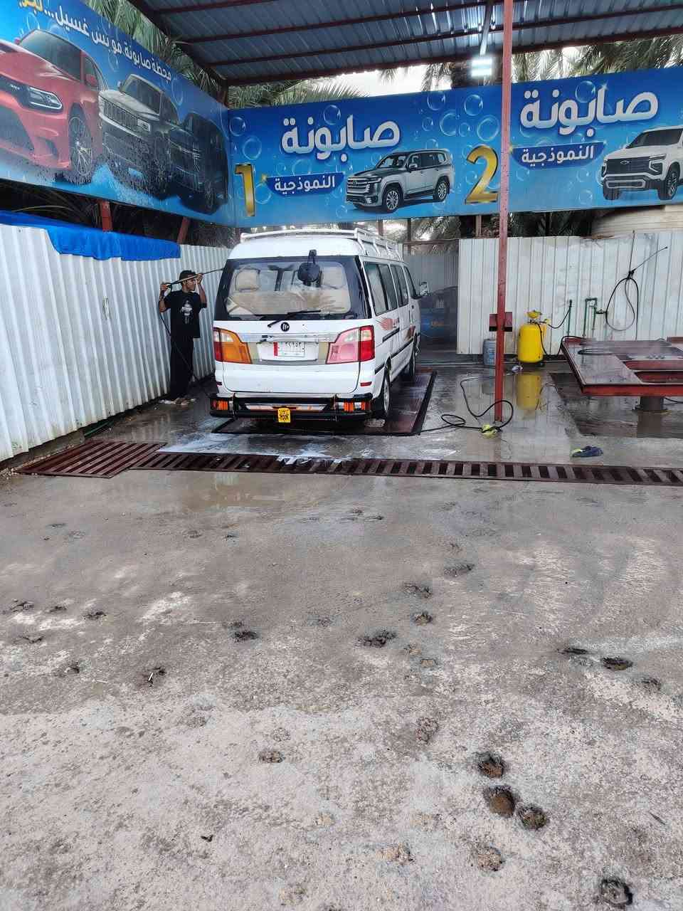 السلام عليكم سياره فاتون ٢٠١٤ للبيع مكينه كير اكسن كفاله للاستفسار ***********
