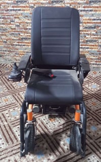 للبيع عربانه شحن جديده ممستعمله مكاني الشعله السعر ٦٠٠ وبي مجال ٠٧٧٠٠٧...