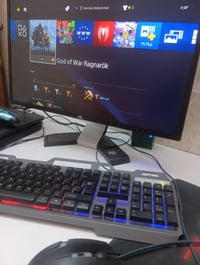 🎮 PS4 للبيع نظيف ويشتغل تمام العيب: القرص ما يدخل (التحميل شغال) ألعاب...