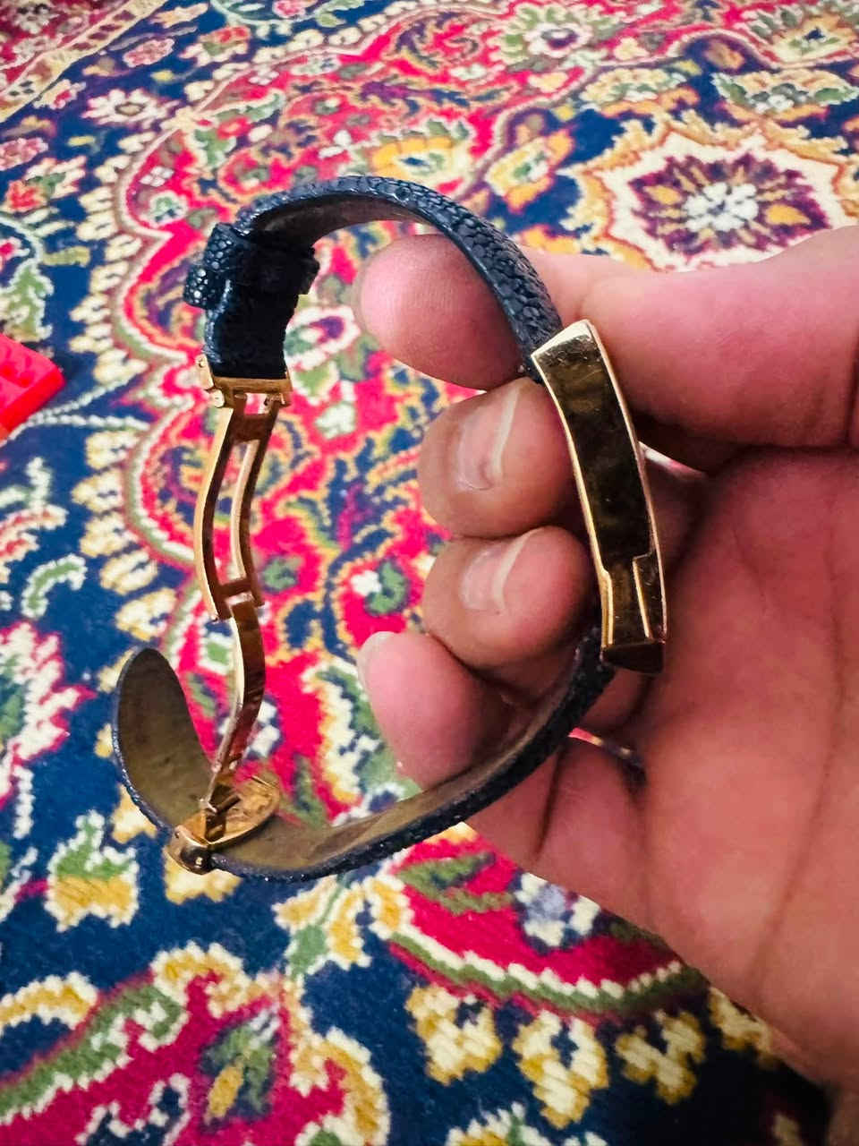 نسائي اسويسري كل الساعات 
للاستفسار ***********
