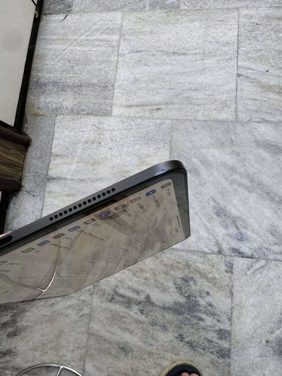 ايباد M4 ذاكرة 256 بطارية 97 الون اسود
الجهاز نظافة 95 بي طخه وحده بس بطارية 97 مشحون  154 مره بس استخدام كلش قليل كارتونته وشاحنته الاصليه وياه

مكاني شارع فلسطين
***********

السعر 900 الف قفل
