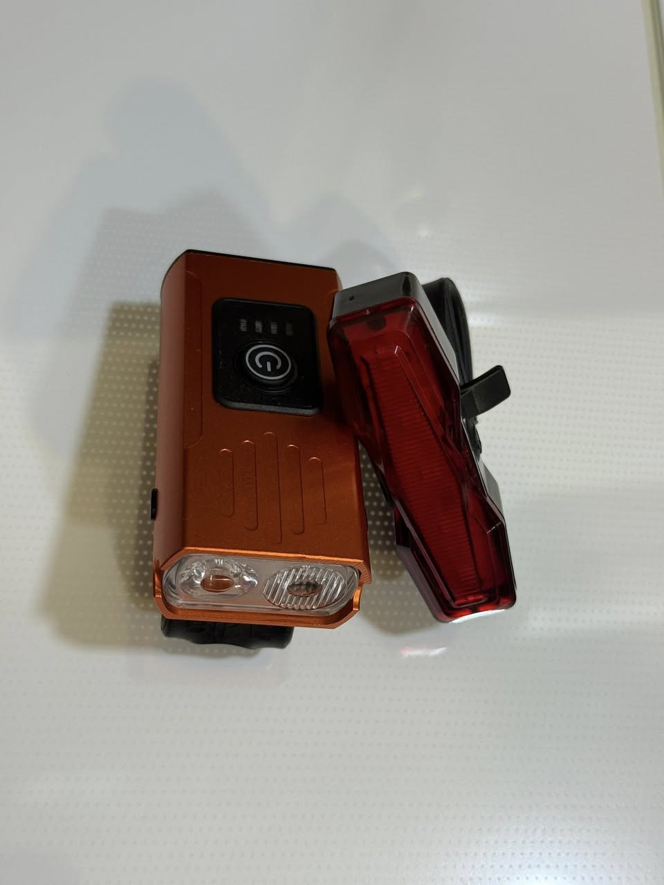 لايت ماركة Victoper
بطاريه ١٥٠٠
المنيوم بالكامل
لومن غير مذكور  
السعر ١٥ الف 
توصيل ٥ الف جميع العراق 
الاسعار ثابته بدون احراج


**إذا كنت صاحب هذا الإعلان وتريد حذفه لأي سبب، رجاءا أرسل رسالة إلى الدعم الفني**