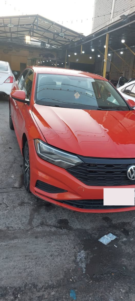 ڤۆڵکس واگن جيتا S موديل : 2021
چوار  گێر (سپۆرت+نۆرماڵ+ ئیکۆ+ عادی) 
هاند برێکی بەسمە
‎ مەكینەی 14 تۆربۆ
بۆیاخی تێدا نییە.
‎گاعی بیلادی ماوە
‎گێڕو مەکینە بەشەرت
‎بێ سەوت بێ بوخار بێ دووکەڵ بێ کرانەوە.
سەنەوی و رەقەم تازەیە
لایت و رادیتەر هەمووی بیلادن 
ئیرباگ سووکان و شان و سیستەم کراوەتەوە و وێنەی حادیسەکەی دانراوە.
‏‎رەنگ پرتەقاڵی 
‏‎لایت شەوان ئۆتۆ 
سیستمی کوژانەوە لە ترافیک
‏‎گێر و مەکینە و کارەبایی بەشەرت 
بەردی گزۆز بیلادی 
کامێرای دواوەی هەیە.
هیچ کێشەیەکی کارەبایی نییە و شاشەکەی ئۆتۆجۆین و بلوتوسە.
سەیارەکە لە ئەمریکاوە هاتووە و دەستی دیکەی نەکردووە و هیچ مەسرەفی تێدا نییە.
پەیوەندیکردن: *********** واتسئاپ، ڤایبەر .
نرخی 140 وەرەقە أربيل, العراق
