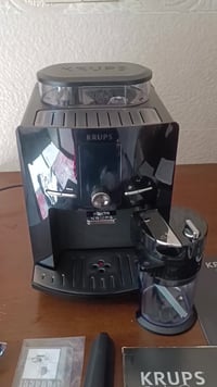 ماكينة قهوة • كروپس • EA 82