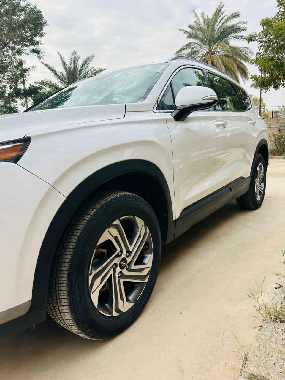 سنتافي موديل 2023 
1_محرك 4 وارد امريكي،(2500) فورويل 
2_تحديد مسار 
حساسات أماميه وخلفية 
لدارات أمامي 
دادشو 
كشنات تدفئة 
تحديد مسار + سياقه ذاتيه 
 3_كمرة خلفية   
4_ نظام ترحيب
  5_انظمة قيادة 
تحكمات استيرن 
بصمة ابواب 
قفل مركزي للأطفال 
هندر بريك كهربائي 
نقاط عمياء
مانع أنزلق 
6_صندوق كهربائي 
7-ماشية 26  ألف ميل
 8_بدون حادث 

9_محرك وكير وكهربائيات شرط
10_ شفتات ستيرن 
 11_المكان / ديالى بعقوبة 
استفسار اكثر اتصل على رقم 
***********
