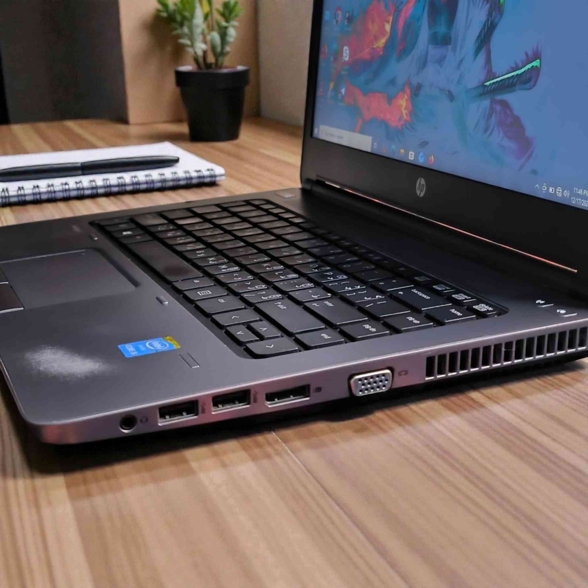 لابتوب HP ProBook 640 G1

⚜️ المعالج (CPU): Intel Core i5-4210M — 2.60 GHz — (4 CPUs)
⚜️ الرام (RAM): 8 GB DDR3
⚜️ الهارد: SSD - 128GB
⚜️  حجم الشاشة: 14 انج— دقّة HD (1366 × 768)
⚜️ لوحة المفاتيح: كيبورد ليزري — عربي / إنجليزي

🎁 الهدايا والملحقات:
• حقيبة لابتوب
• شاحن لابتوب
• ماوس
• ماوس باد
• تغليف احترافي (داخل كرتونة)

🛡️ الضمان والخدمات:
• فحص اللابتوب ومقارنة المواصفات والنظافة قبل الاستلام عند المندوب.
• ضمان اسبوعين بعد الاستلام.
• تنصيب ويندوز حسب الطلب مع جميع البرامج الأساسية وOffice مثبتة.

🚚 التوصيل: التوصيل متوفر إلى جميع محافظات العراق

📞 للحجز أو الاستفسار (متوفر واتساب): *********** 

📌 موقّعنا : بغداد الامين الثانية نواب الظباط

💰 السعر: 165,000 دينار عراقي
