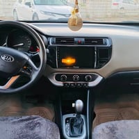 للبيع بسعر مناسب كيه ريو موديل 17 خليجي محرك 1600 دوش السياره جديده بع...