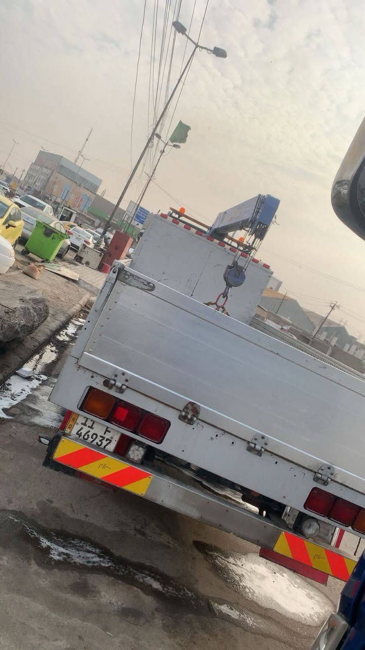 السلام عليكم هينو شيطان مديل 17 مكينه 80فول عادي لا تبخير ولا تنقيص مكينه جديده  بدي المنيوم جديد سته اله ربع  كرين راك جديد مكفول من الكسر ولفطر 3اسلايتات مخالف  رقم بغداد تحويل مباشر  ***********
