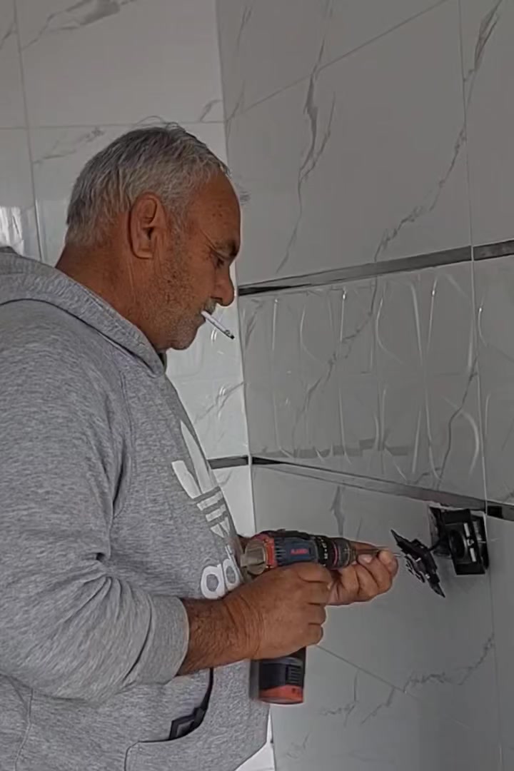 تٲسیس کهرباء البیوت
وسط سعید رقم موبایل ***********
