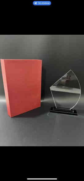 الدرع كريستال. متوفر ب ١٥ نوع 
كرتون ٢٠ عدد بيها 
سعر كرتون ( ٦٤$ ) ( ٩٠ الف )
يطلع عليك عدد ٣،٢$ ( ٤٥٠٠ )
قیاس ٢٤*١٦
الربط قناة https://t.me/ZanKo25
واتساب  ***********
