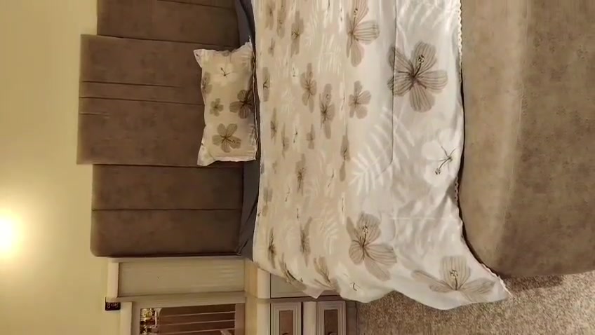 سلام عليكم 
غرفه مليون و٧٠٠
فول موصفات
للبيع


**إذا كنت صاحب هذا الإعلان وتريد حذفه لأي سبب، رجاءا أرسل رسالة إلى الدعم الفني**