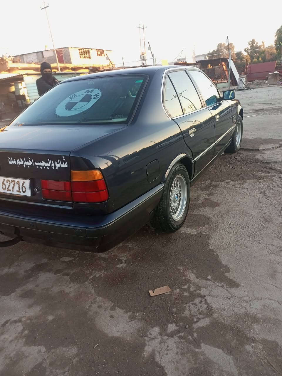 سلام عليكم بيم 525
محرك مسكر اصل 
مديل94
رقم دولي تحويل ثاني يوم
سياره كفاله من الضربه من الخياس من العيب الشرعي
فقط صبغ للجماليه بدون معجون 

سياره جاهزه من كل النواحي
اترايك زيرو
مواصفات معروفه 
منضومه زنون شادهه 300$
مع رفع جام وسلايت 
تخم تاير وباتري جديد 
مكان السياره الكرمه***********
السعر62$
