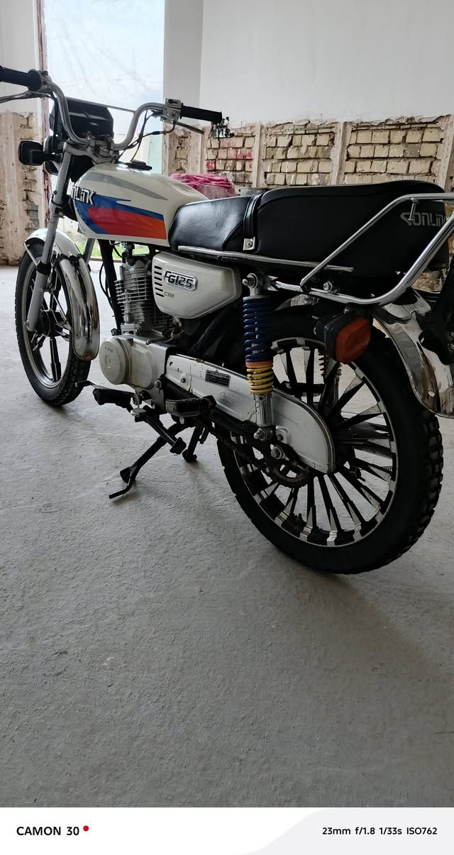 سلام عليكم اخوان من رخصت المدير طبعن دراجه ايراني سونك اوراق اصوليه موديل 2025 كلش حلوه ونضيفه كفاله  الدراجه السعر 550 وبيه مجال لطيبين استفسر اتصال ***********
***********@
