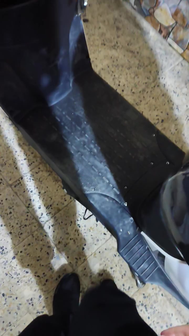 #ماطور_شحن_318ABR_الرياضي
مو العادي ترا انتبه حبيبي #الرياضي
6 بطاريات شرط اصليات
حجم الملف 3000 واط شرط 
سويج 1 وكارت 1 وبصمة تشغيل عن بعد لان السويج الاضافي والكارت الاضافي ضاعو مني 
وتشغيل بميزة NFC بالموبايل
رجوع للخلف R
حساسات دبل اشارة واشارة يمين ويسار
4 سرعات
دبلات شرط شغالة 
ماناقصة ايشي كله شغال شرط 
كلشي موضح بالفديو والصور كدام عينك
مستخدم 3 اشهر  فقط
السعر 750 بي مجال بسيط


**إذا كنت صاحب هذا الإعلان وتريد حذفه لأي سبب، رجاءا أرسل رسالة إلى الدعم الفني**