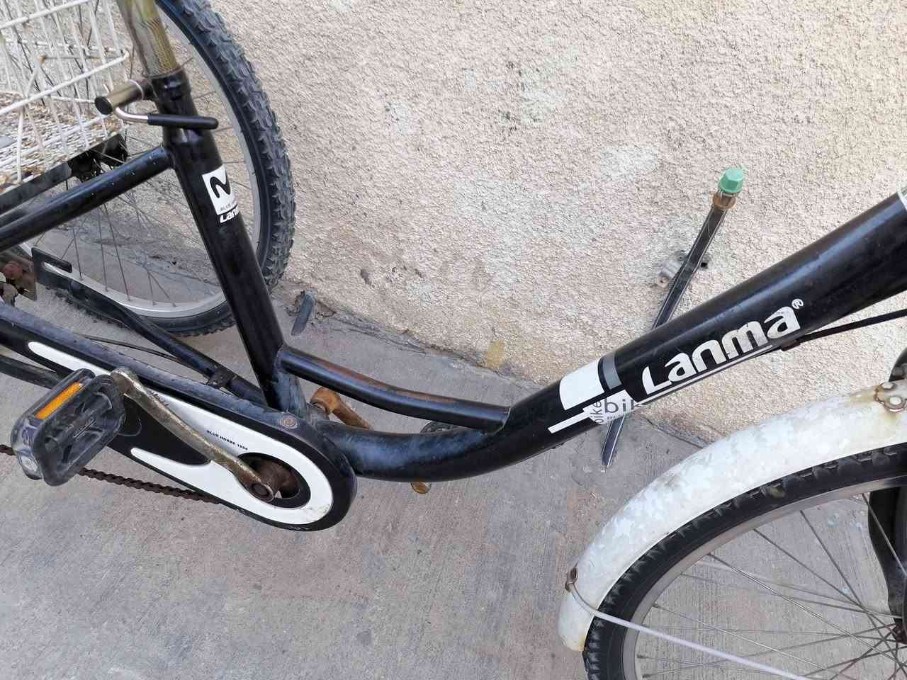 السلام عليكم باسكل حجم للبيع ابو دوبه جاهز من بريكات تايرات جديده باسكل جاهز سعر١٠٠  مكاني الاثورين الدوره ***********
