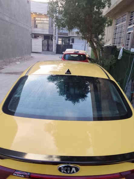 السلام عليكم 
كي فورتي للبيع موديل 2019 وارد كندي مكينه ٢٠٠٠٠ دوش حادث بالمنشور ** بدون أيرباك ** كيره At **رقم بغداد  
سياره جاهز صدر تايرات تبريد تدفئه 
مواصفات سياره ..        (( مكان سياره الدوره حي اسيا))
 تحكم ستيرن تدفئه بلكشنات رادر أمامي اشاير بلمري 
السعر 130 وبيه مجال رقمي ***********
