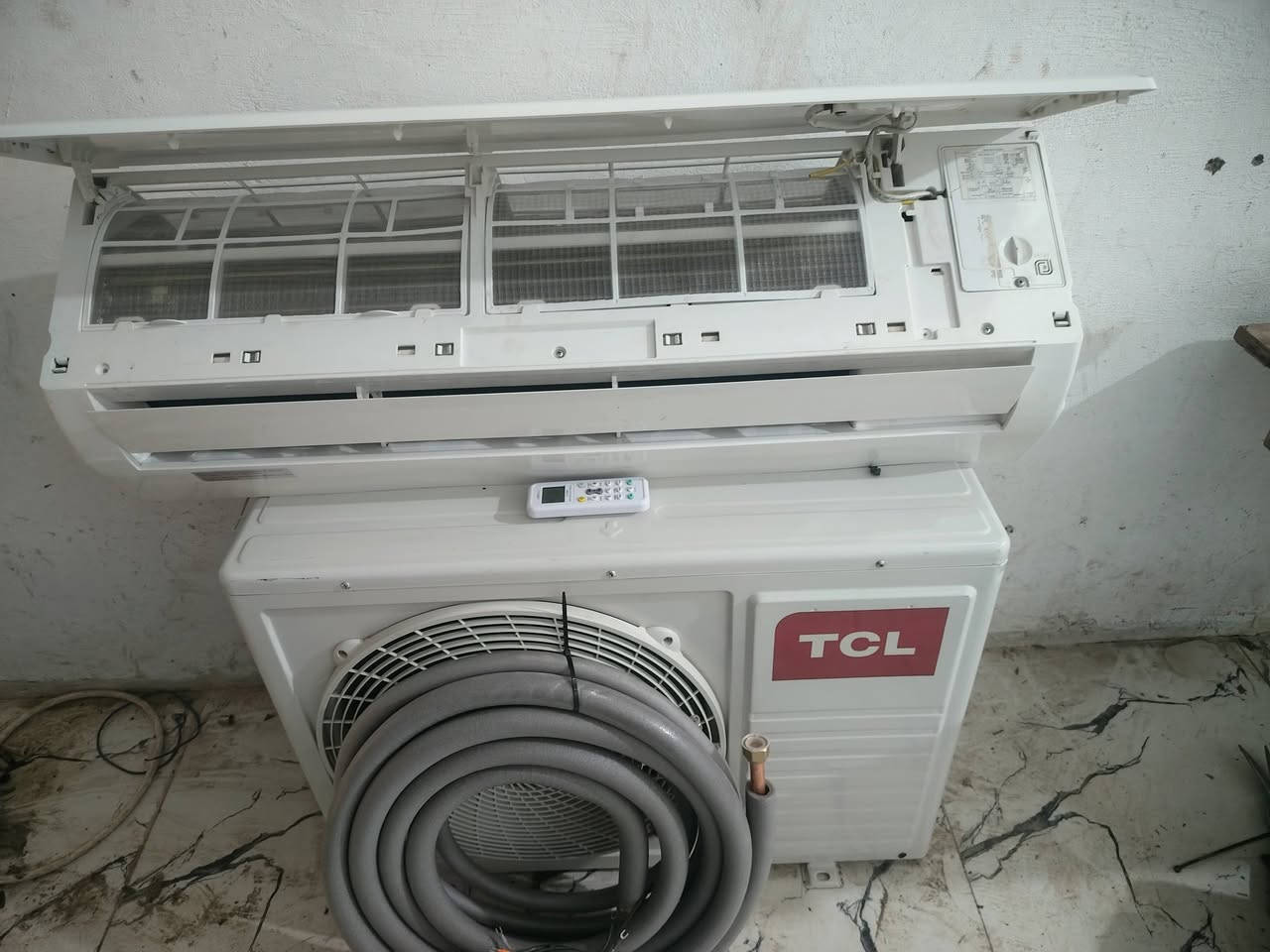 السلام عليكم. سبلت   TCL. ماركه تي سي ال موديل 2023  الحديث غاز 22 شغال ثلج مع بواري جدد جاهز كبل شده السعر ٤٥٠.   اربع مائه وخمسون الفا

المكان نجف ***********
