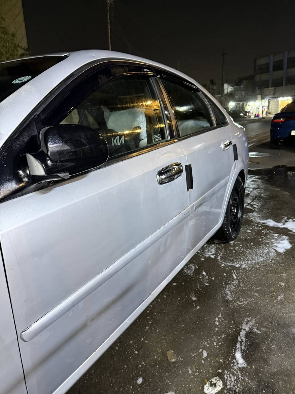 السلام عليكم 
دايو لاسيتي اوبترا 2008
رقم اربيل ب اسمي اتريد وكاله او تحويل
السياره جانت مضمومه مماشيه هواي
البنيد امغلف 
تجي مري شفط 
كشنات جلد وبيهن تدفئه
سنتر لوك بلادي 
لايت زينون
ماشيه 167 الف مماشيه بلنسبه لموديلها
ويل 15 
شاشه اندرويد وكار بلي
كامره خلفيه
مكينه 1600 cc
السعر 72 ورقه وبيها مجال للطيبين
مكان لسياره بغداد الطالبيه
للاستفسار
***********
