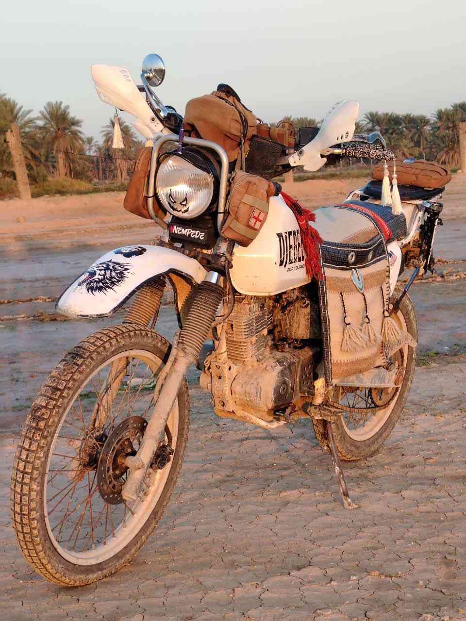 قفاز دجبل للبيع بدون
***********
