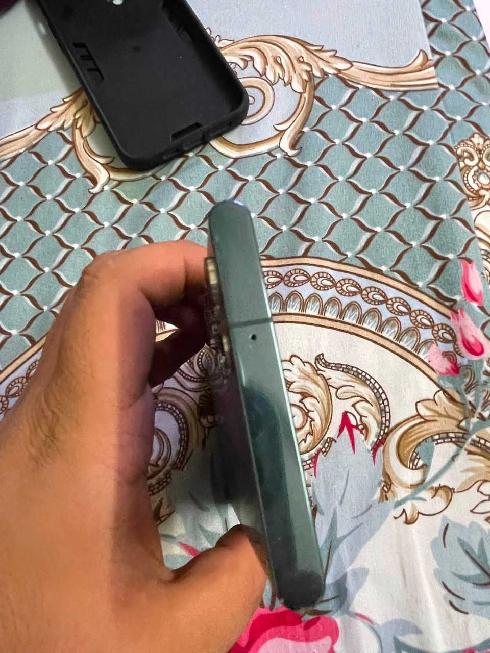 السلام عليكم 
22 ألترا 
الشاشه مكسوره وجانت تشتغل هسه لا 
ذاكرة 256
وبدون قلم 
السعر 350 
واتساب فقط *********** 
وشكرا🌷
