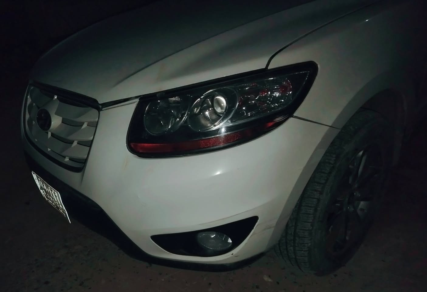 سلام عليكم سياره سنتافيه وارد خليجي موديل 2009 سنويه مشروع وطني 2027.بسمي رقم بغداد الماني السياره نضيفه مال جناي  كير ومكينه خير من الله  بيها ملاحضات بسيطه وحادثها ضربه بل بجم وصدرها تعبان السعر 125 وبيها مجال للطيبين مكان السياره بغداد الرقم ***********
