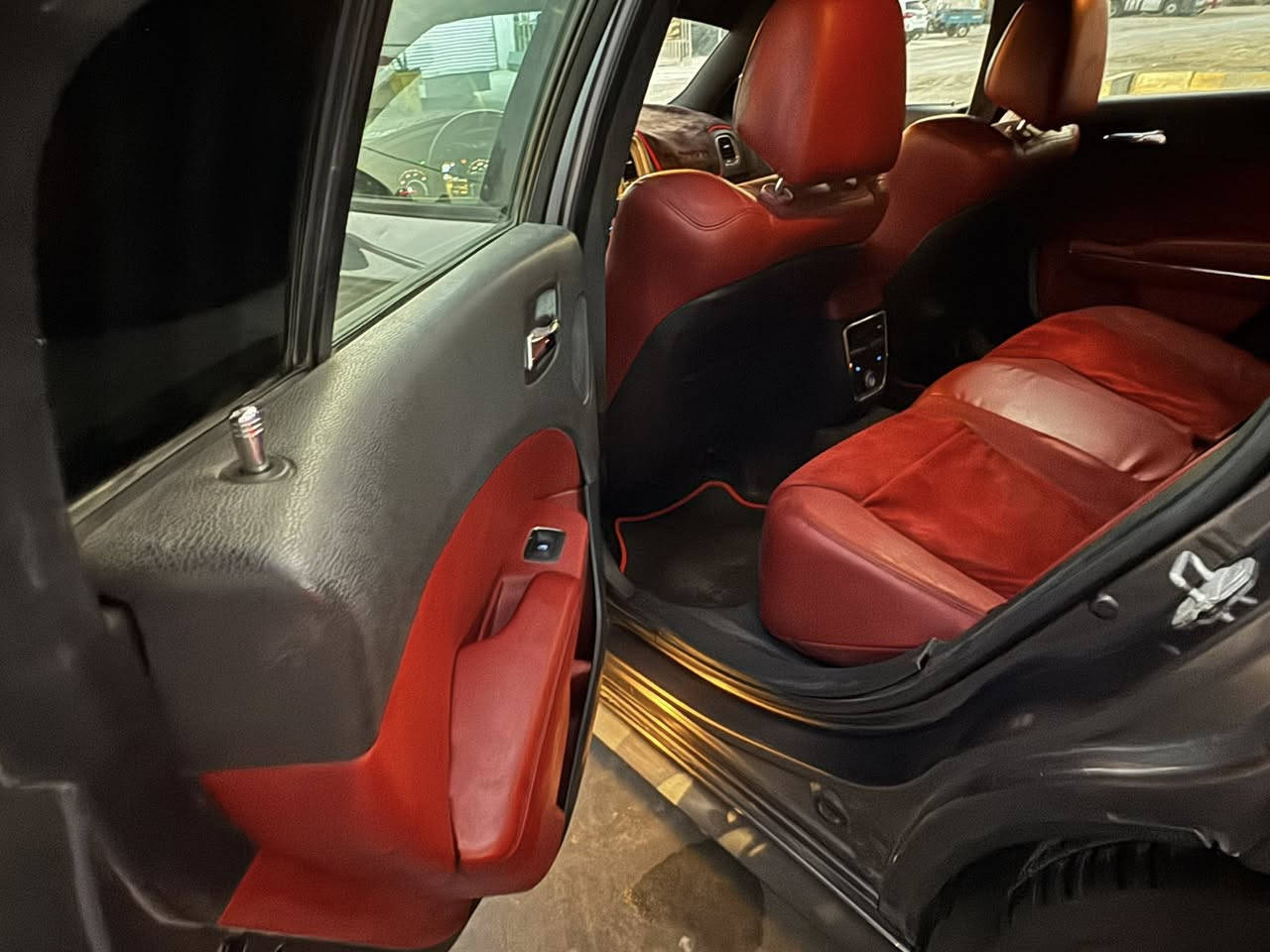 السلام عليكم 🫡
للبيع فقط جارجر 2014
ارتي ماكس اعله فه ٥٧٠٠
ماشيه ١٠٥ميل مال جناي 
حداديه زنون تحويل ثاني يوم فول فتحه شفتات كشن كهربائي دمام فول للخير سعر ١٤٧وبيه مجال شي قليل سياره داخله كلين بل عراق جملغ وباب الايمن كفاله لغد شاصي حدثت البنيد بدون ضربه بدون شي وشراي يتصل بيع فقط ***********
