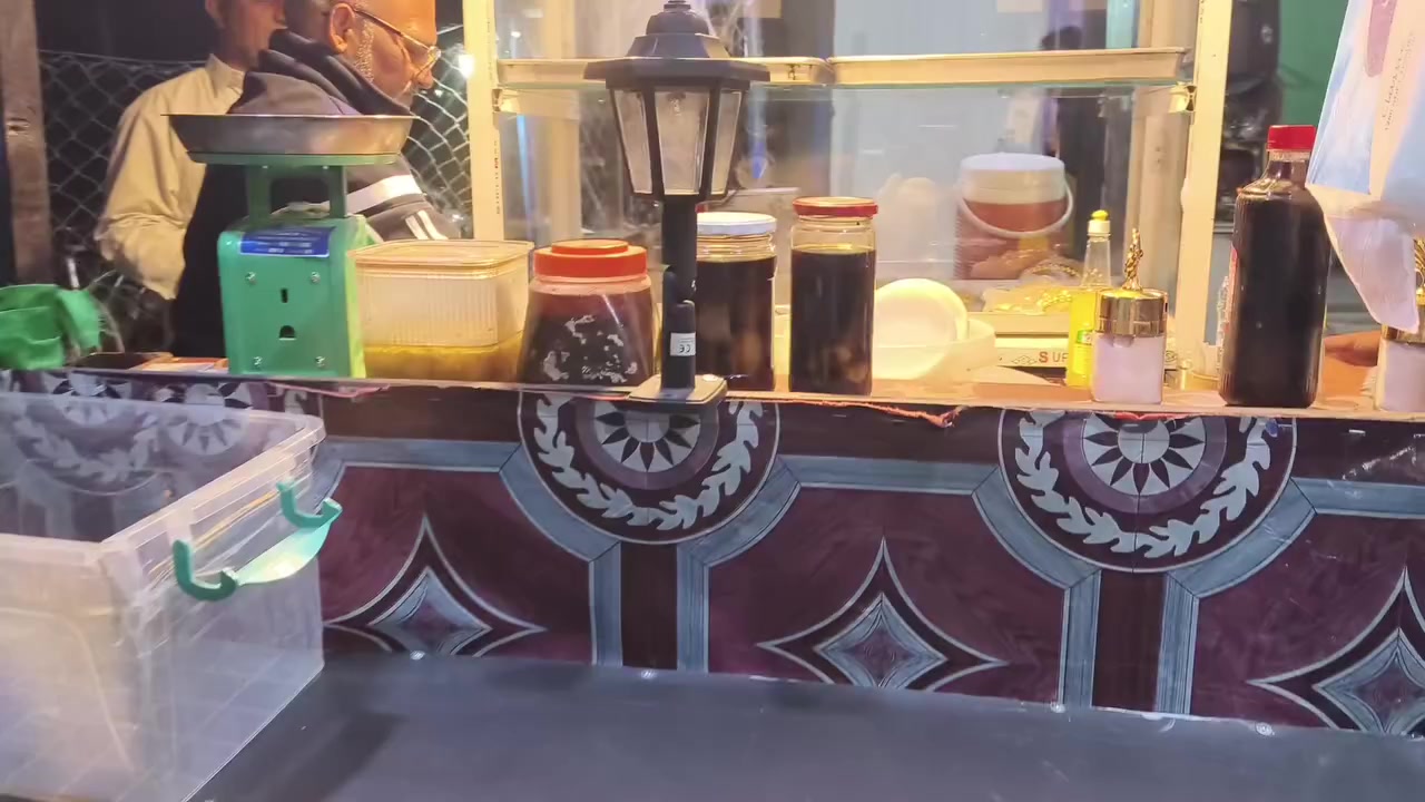 السلام عليكم ورحمه الله وبركاته
عربانه مال لبلبي وحلويات هم ترهم
للبيع لان هذا الزلمه ماعده وضطر يبيعها
صارت علي فوك المليون الله شاهد يريدها ب800 هسه وبيها مجال
***********
