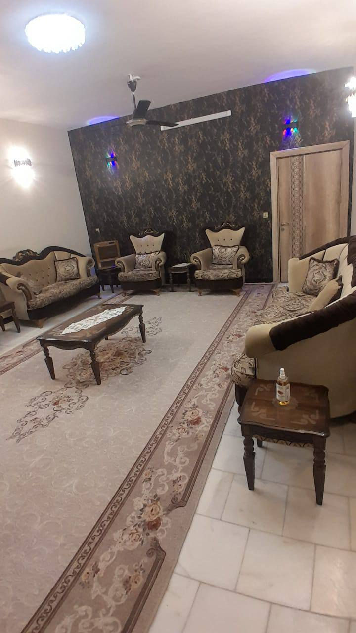 دار للبيع
المساحه 250 
العنوان : التقيه الثانيه شارع المستوصف
البيت طابقين
الطابق الاول استقبال مطبخ صاله وغرفتين
الطابق الثاني صاله وغرفتين
للاستفسار عن طريق الخاص
او الرقم ***********
