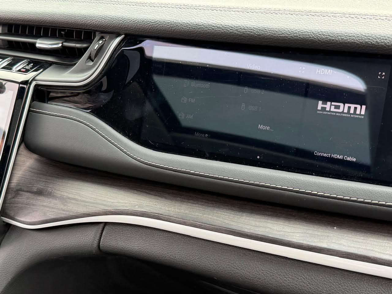 جيب شيروكي 2023 هايبرد
ماشيه 24000
سياره رقم بغداد  بأسمي
السعر 31000 $ بي مجال بسيط كلش
فول مواصفات  بانوراما ، شاشتين ،وغيرها هوايه مواصفات
مثل ما موضح بالصور
حادثها جاملغ امامي بسيط بدون ايرباك 
للاستفسار ***********
