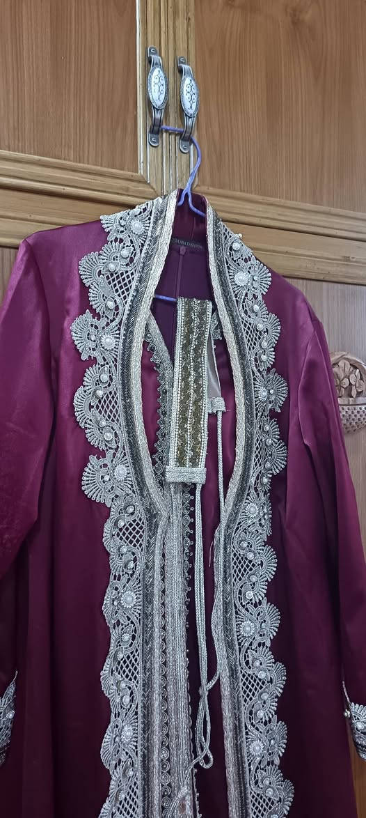 قفطان اشتريته صار فتره ب ١٦٠ أريده ب٦٠ مابي ضرر ملبوس مره وحده بس
بس مصوف الردن شويهه وما مبين يروح عن الحلال الحرام ماعندي توصيل مكاني الزعفرانيه يلبس من وزن ٧٠ ل٨٠ قياس 3x


**إذا كنت صاحب هذا الإعلان وتريد حذفه لأي سبب، رجاءا أرسل رسالة إلى الدعم الفني**